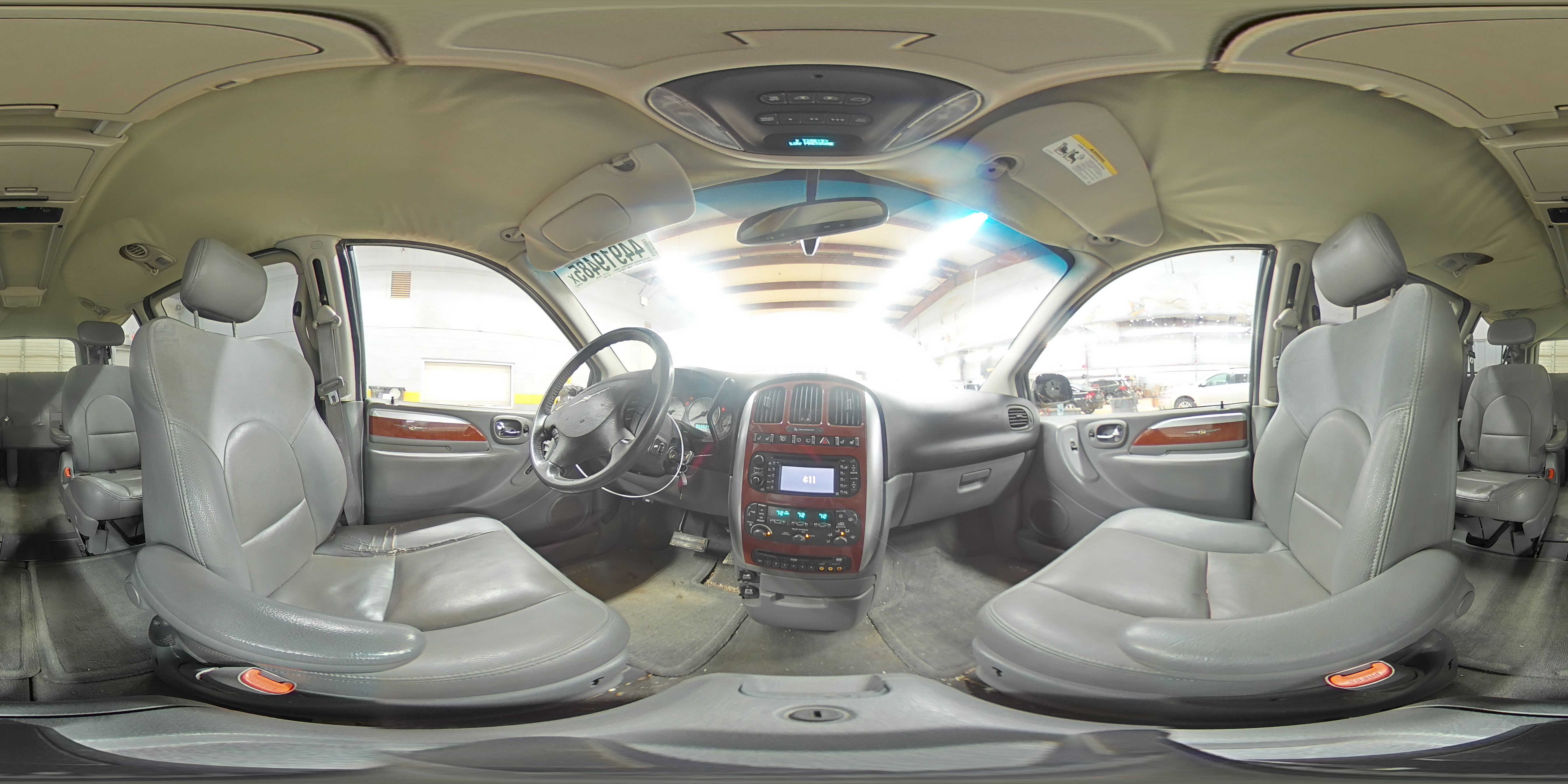 2007 Chrysler Town & Country - Image 14