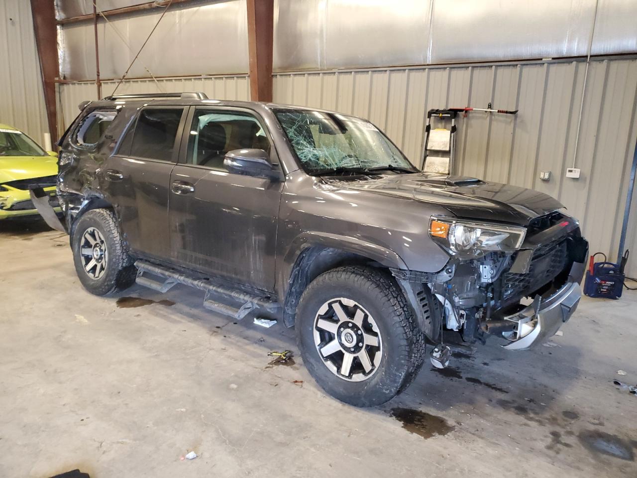 2020 Toyota 4Runner - Image 4