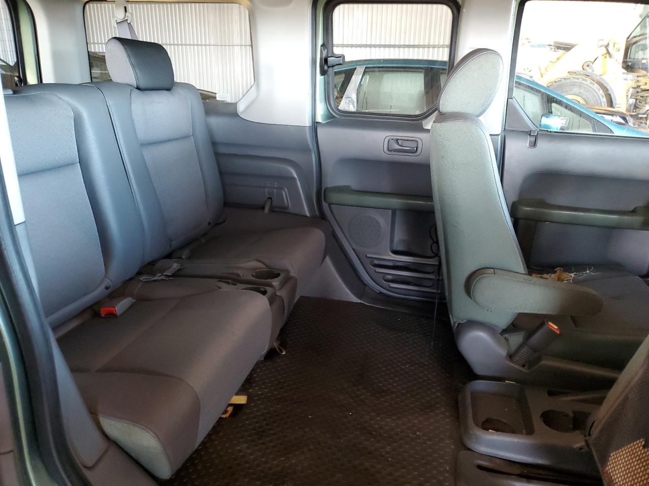 2005 Honda Element - Image 11