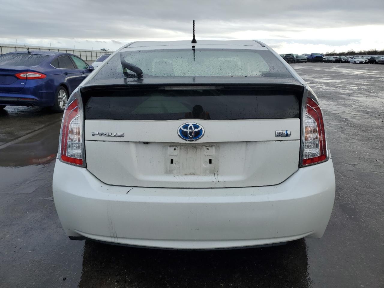 2015 Toyota Prius - Image 6