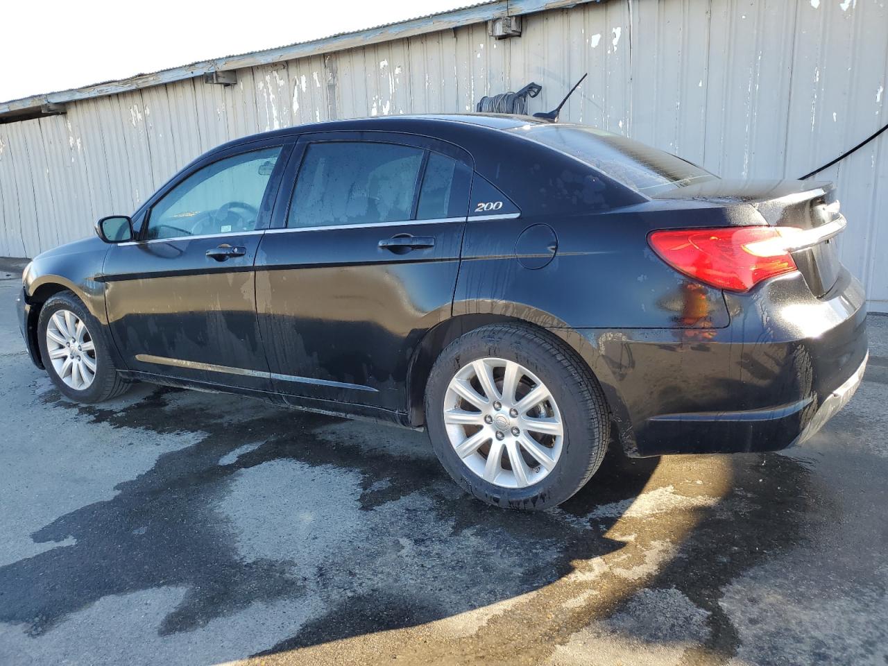 2013 Chrysler 200 - Image 2