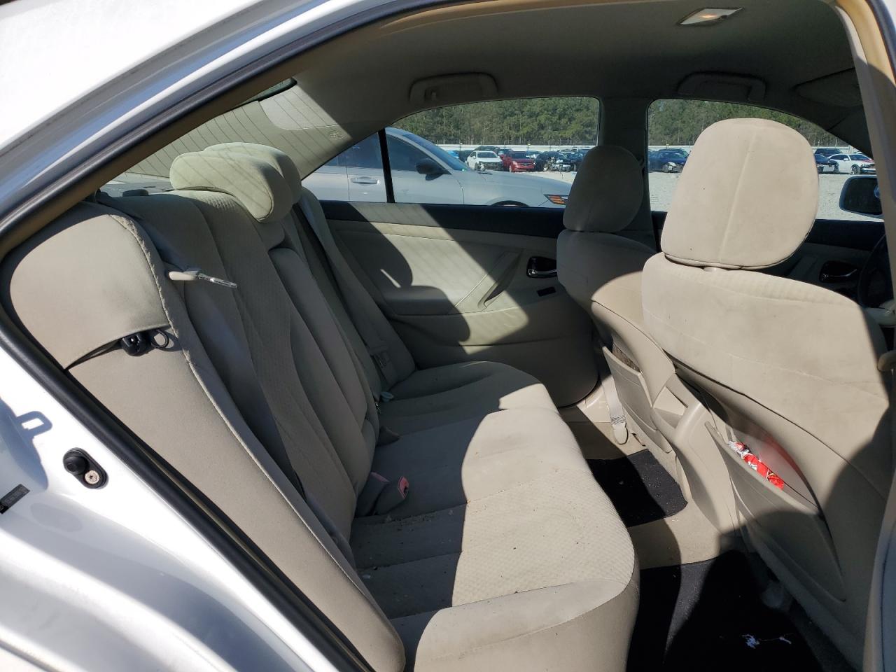 2009 Toyota Camry - Image 10