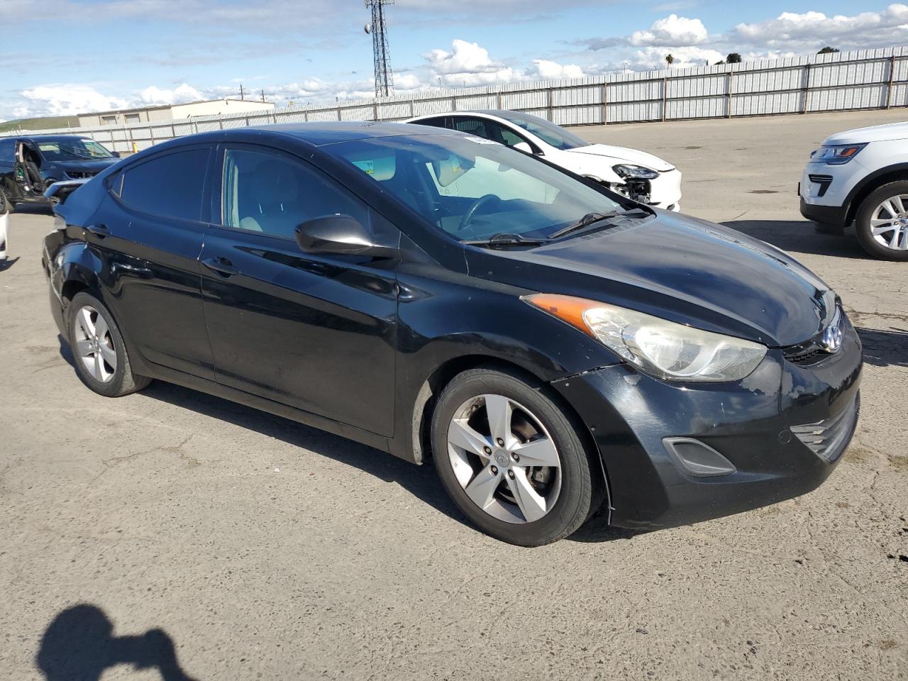 2013 Hyundai Elantra - Image 4