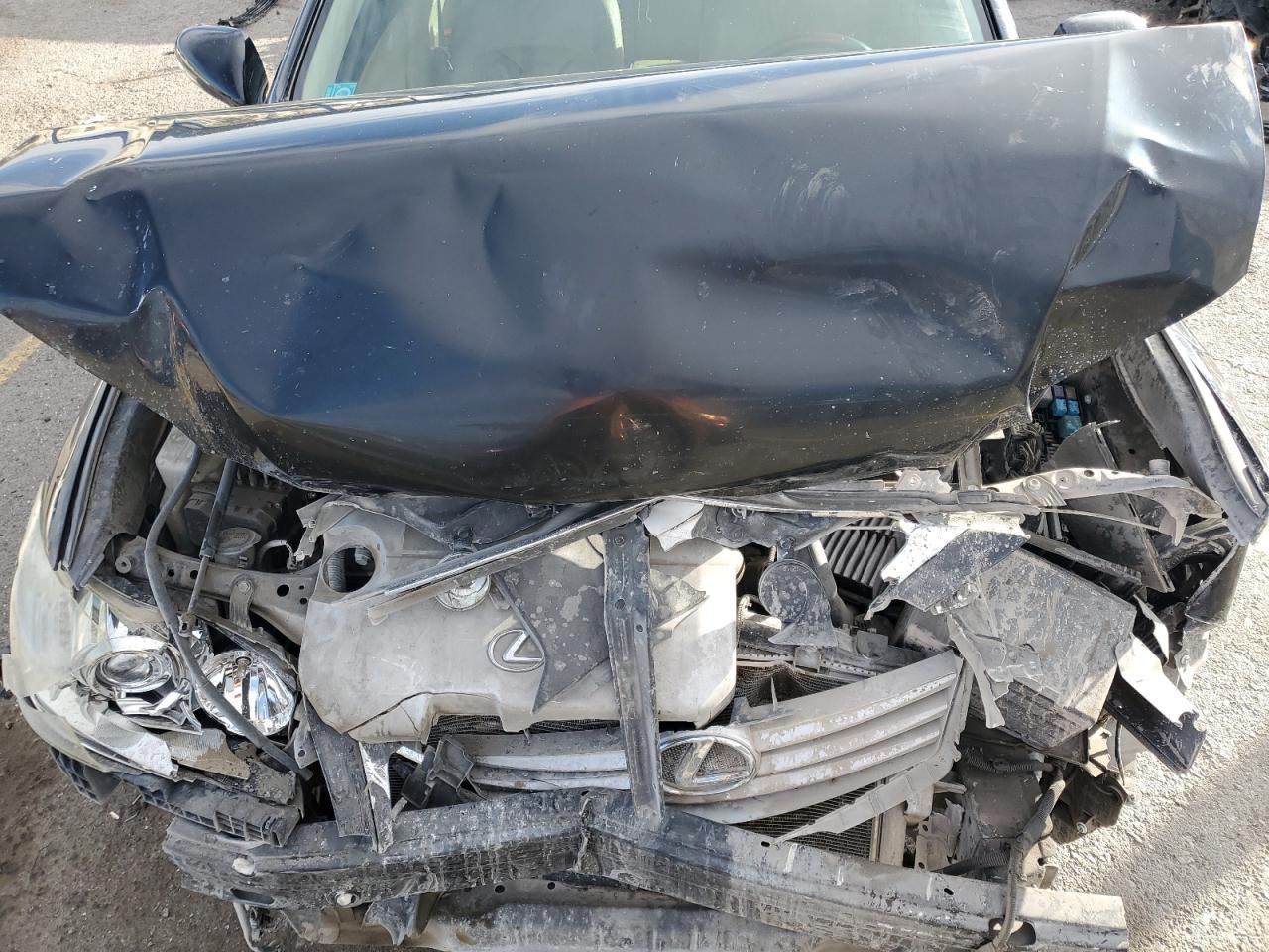 2011 Lexus ES - Image 11