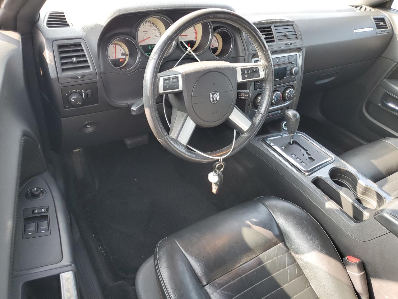 2009 Dodge Challenger - Image 8