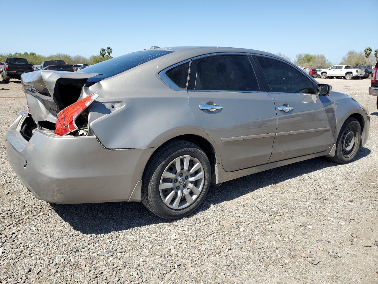 2015 Nissan Altima - Image 3