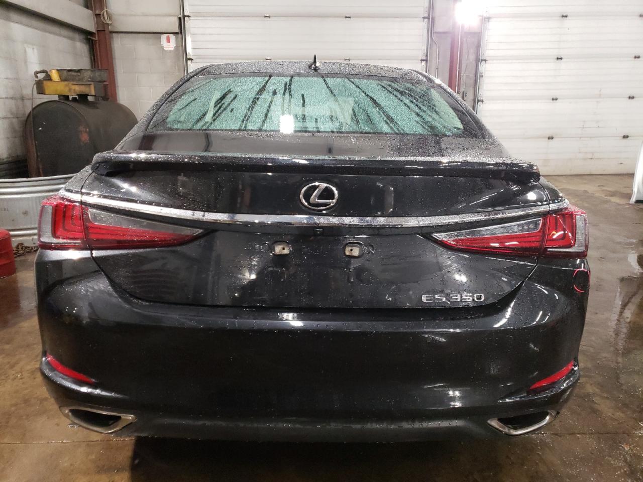 2022 Lexus ES - Image 6