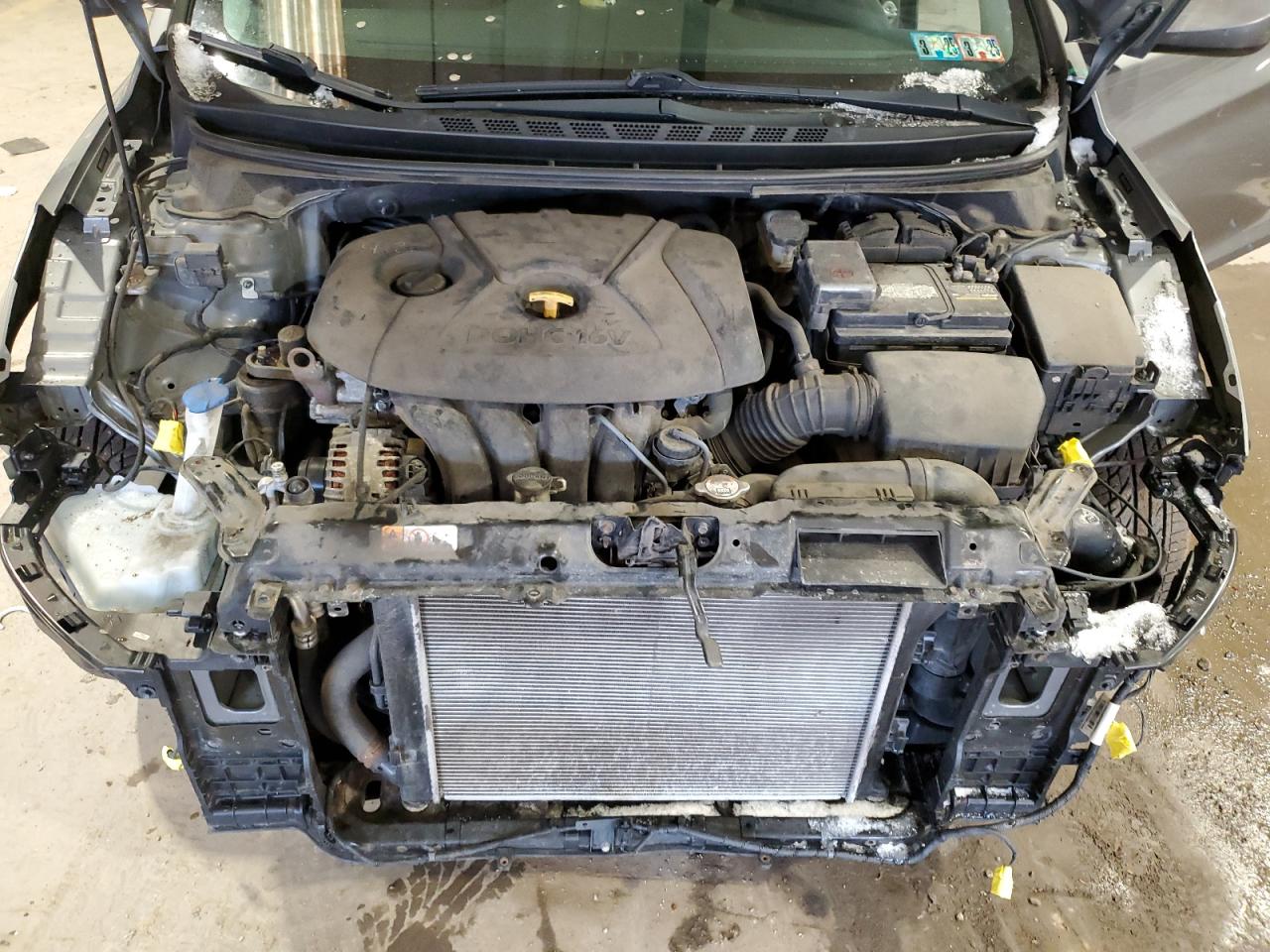 2013 Hyundai Elantra - Image 13