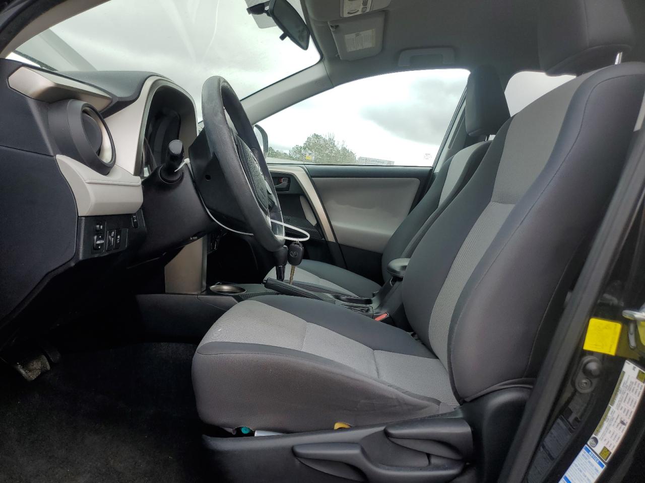 2015 Toyota RAV 4 - Image 7