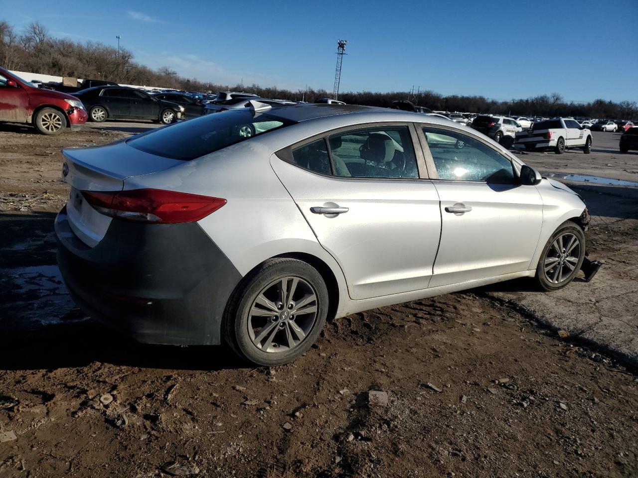2017 Hyundai Elantra - Image 3