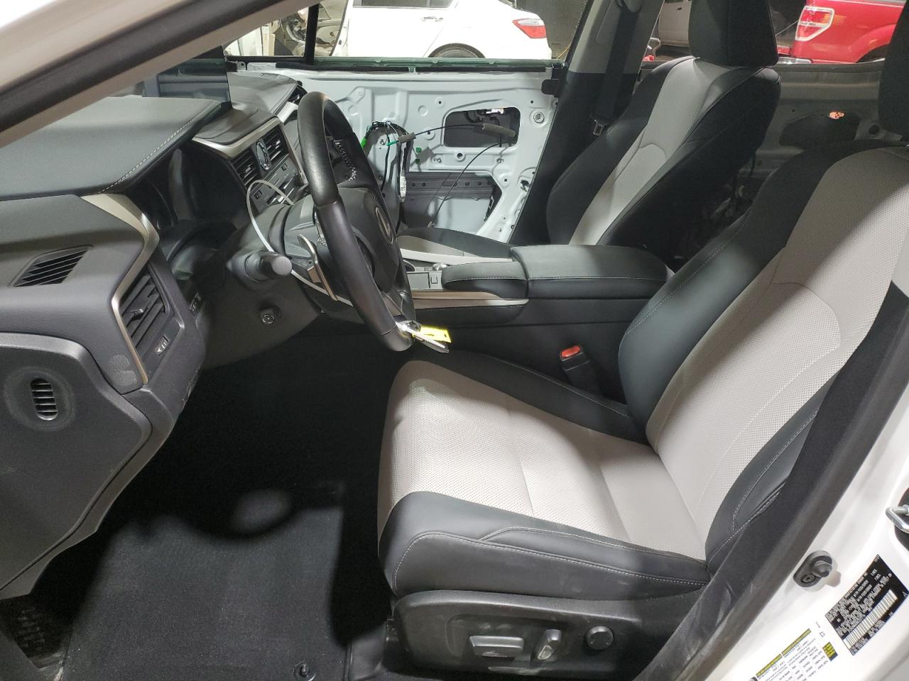 2022 Lexus RX - Image 7