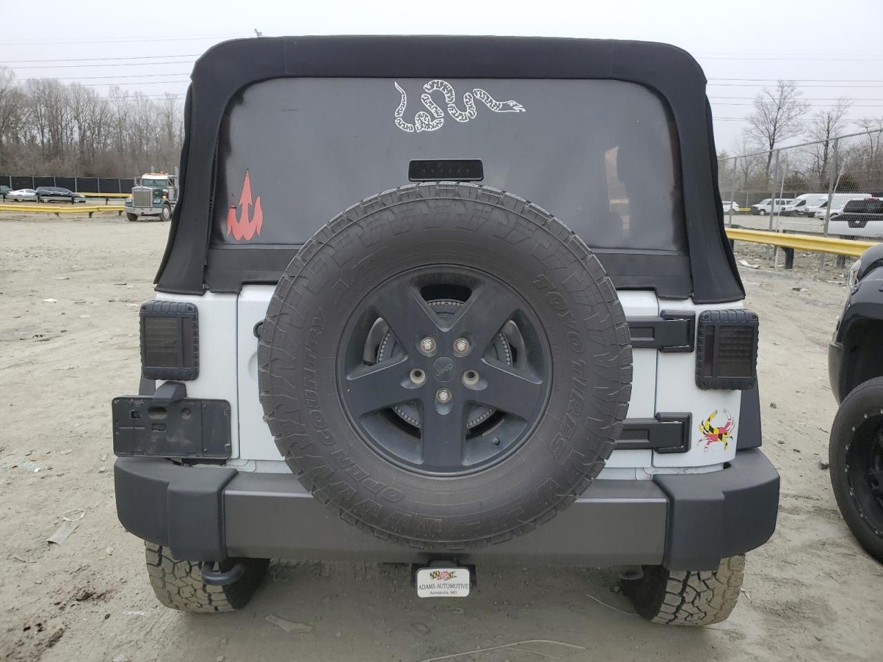 2016 Jeep Wrangler - Image 6