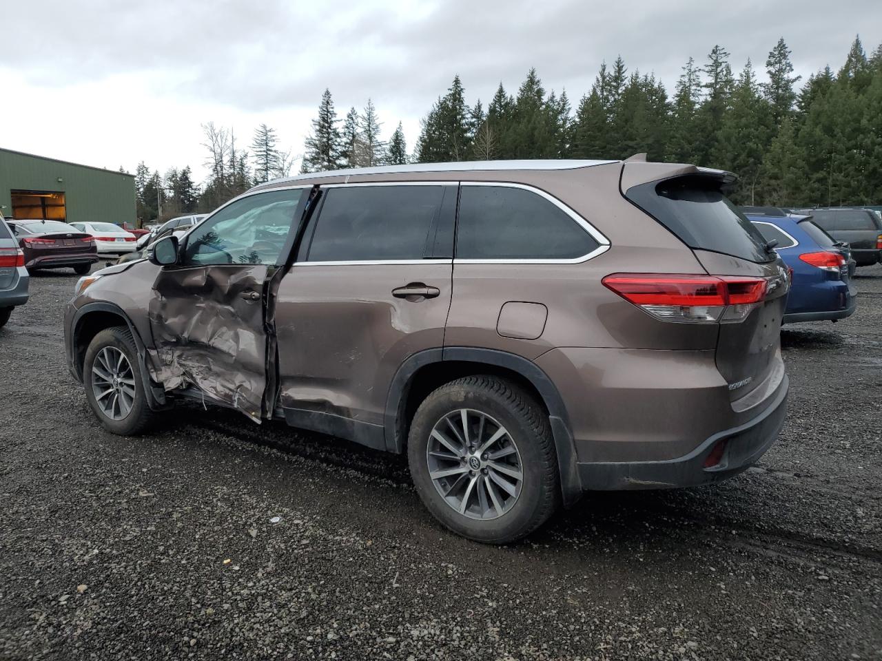 2019 Toyota Highlander - Image 2