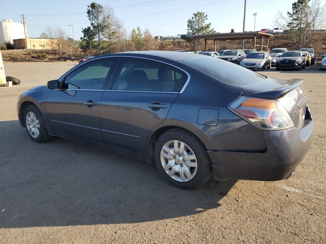 2010 Nissan Altima - Image 2
