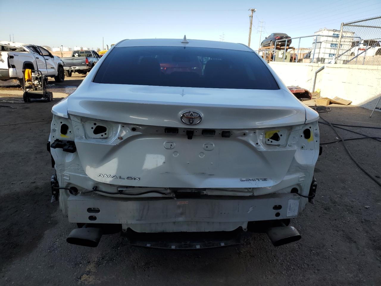 2014 Toyota Avalon - Image 6