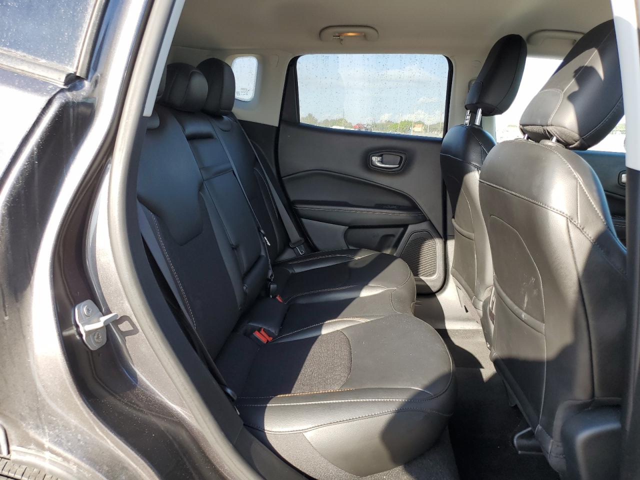 2019 Jeep Compass - Image 12