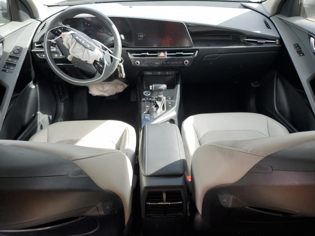 2023 Kia Niro - Image 8