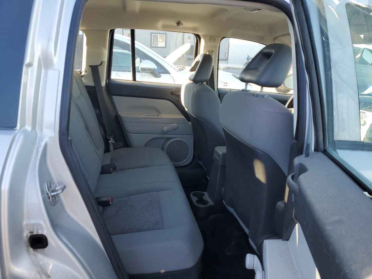 2007 Jeep Compass - Image 10