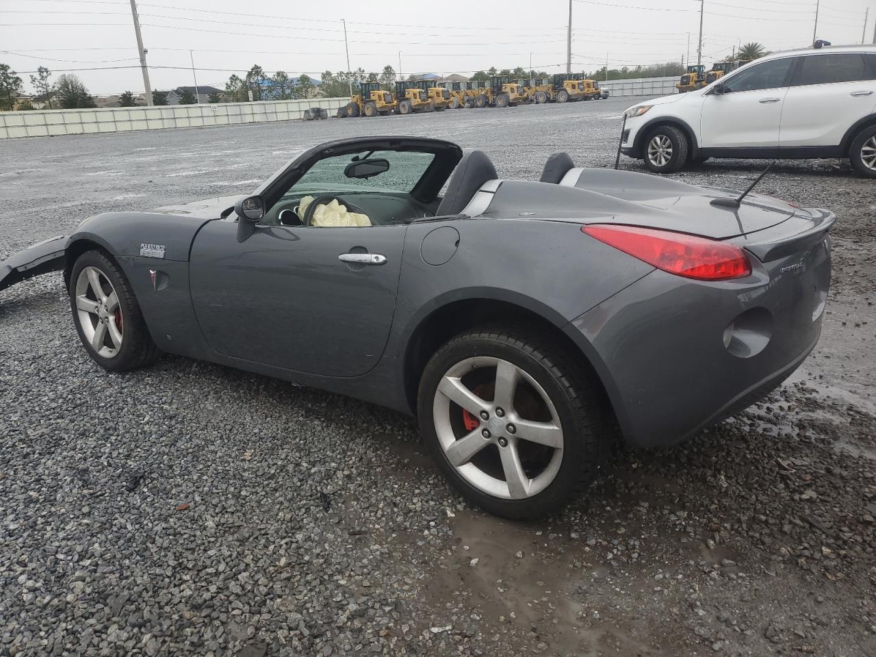 2008 Pontiac Solstice - Image 2