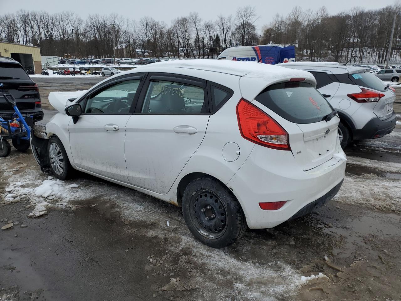 2011 Ford Fiesta - Image 2
