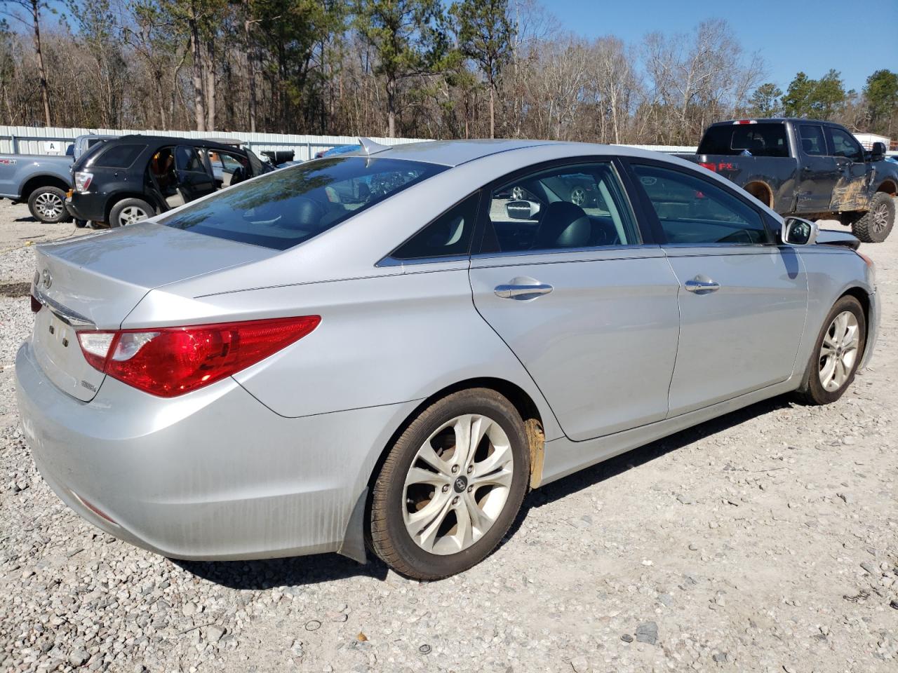 2011 Hyundai Sonata - Image 3