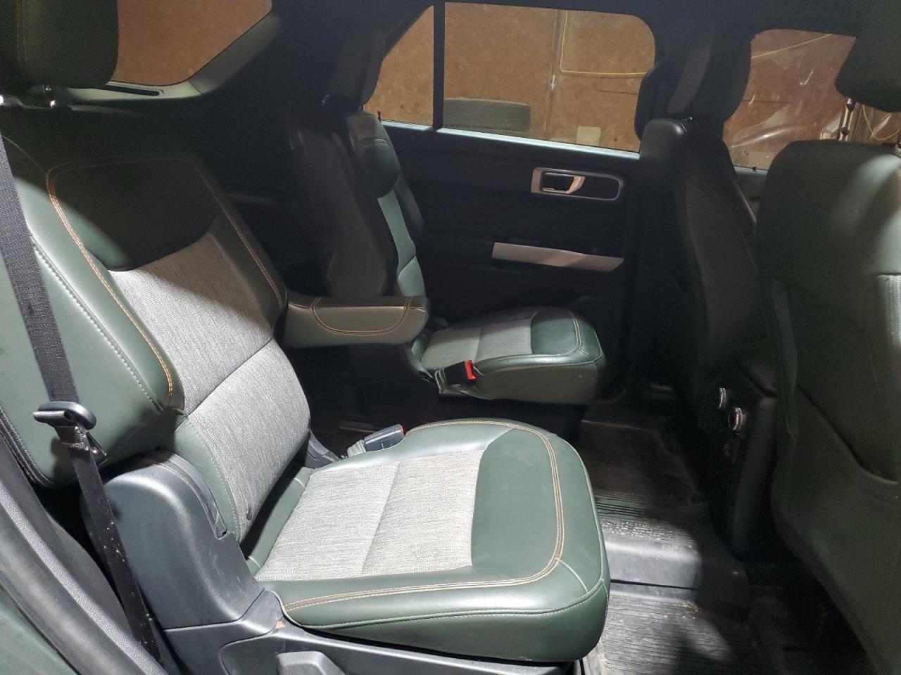 2022 Ford Explorer - Image 11