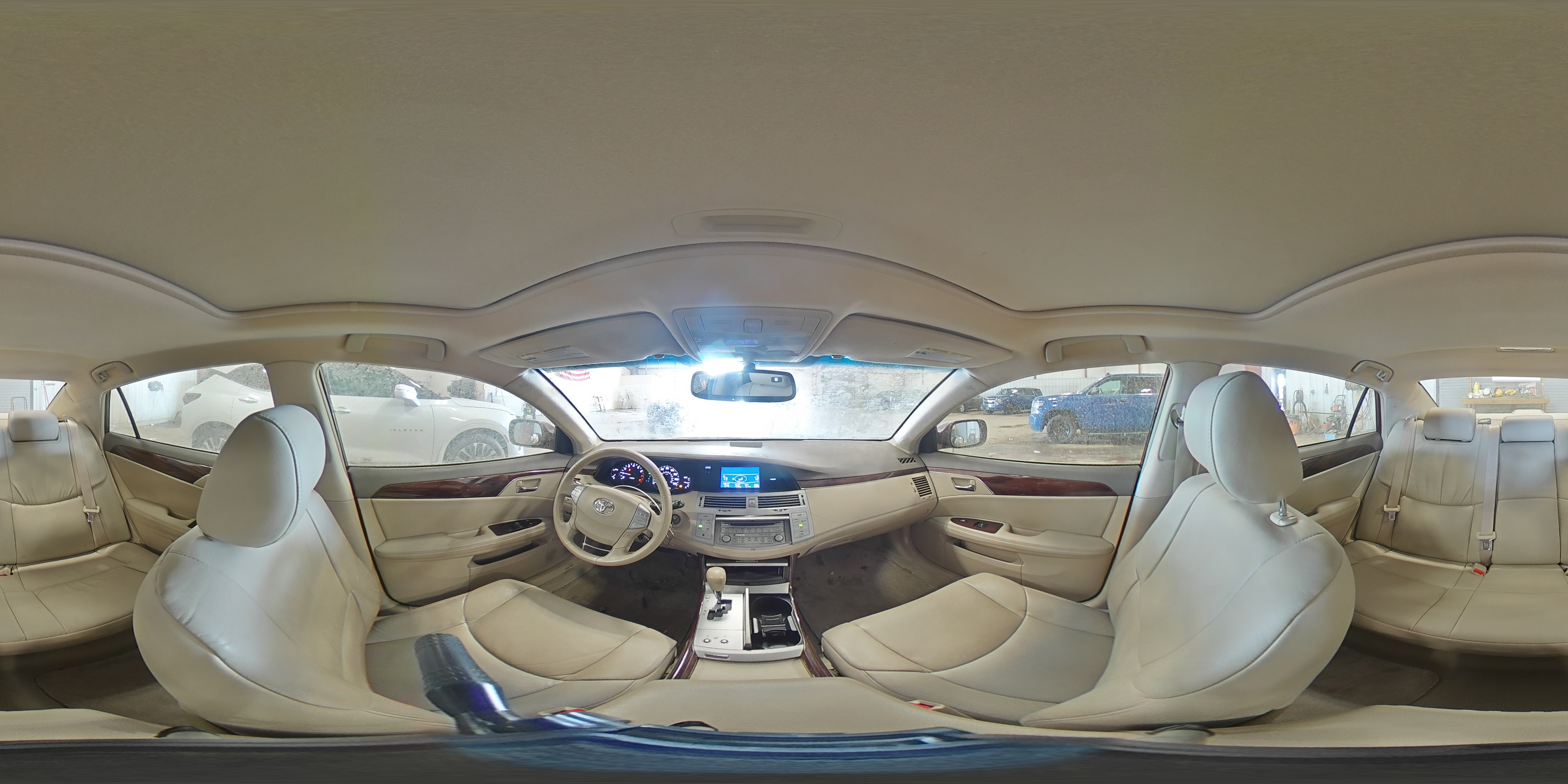 2008 Toyota Avalon - Image 13
