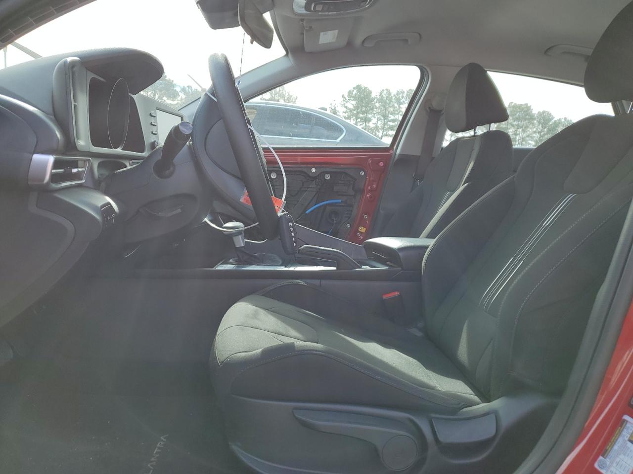 2022 Hyundai Elantra - Image 7