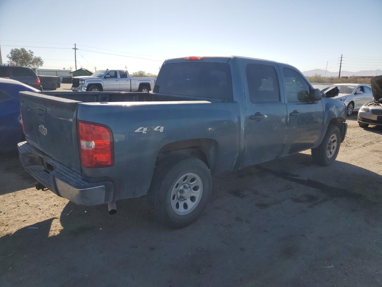 2009 Chevrolet Silverado - Image 3