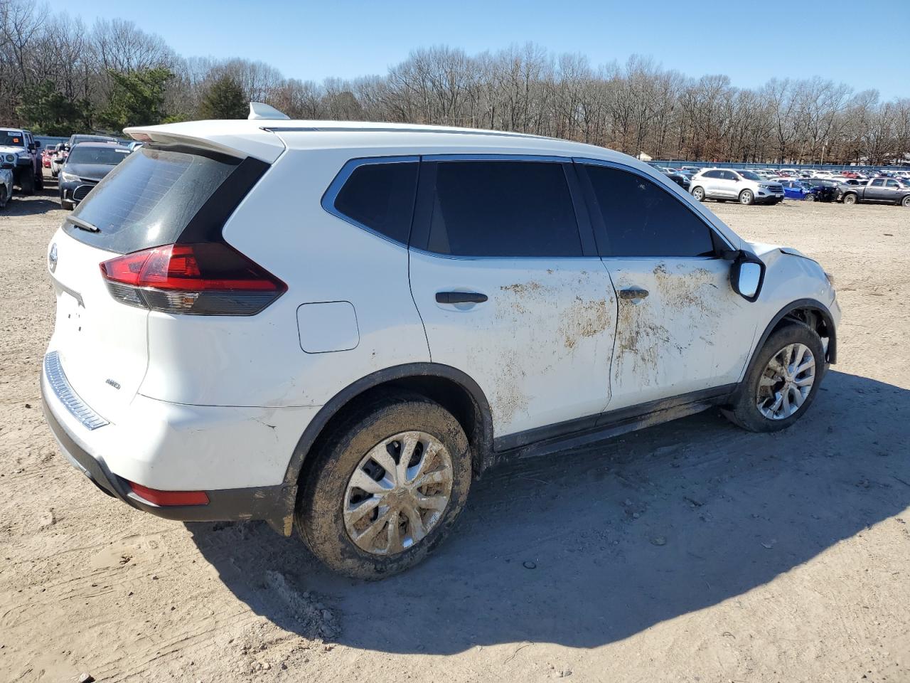 2018 Nissan Rogue - Image 3