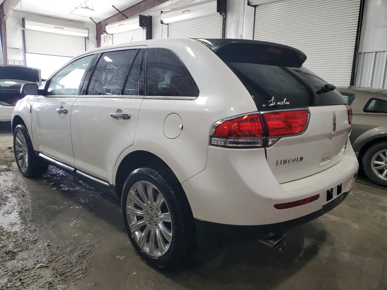 2015 Lincoln MKX - Image 2