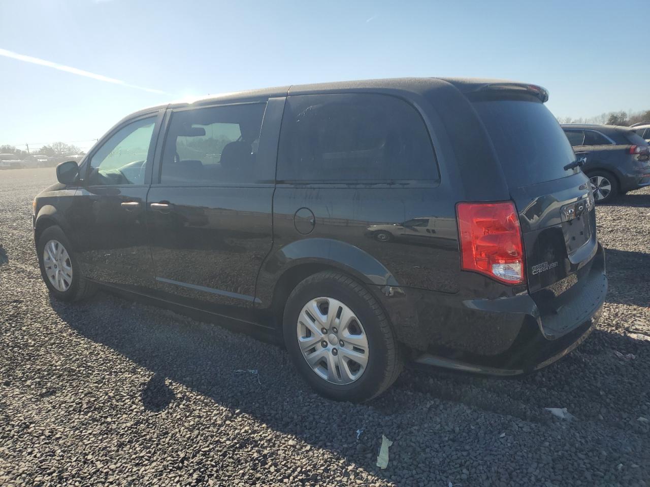 2019 Dodge Caravan - Image 2