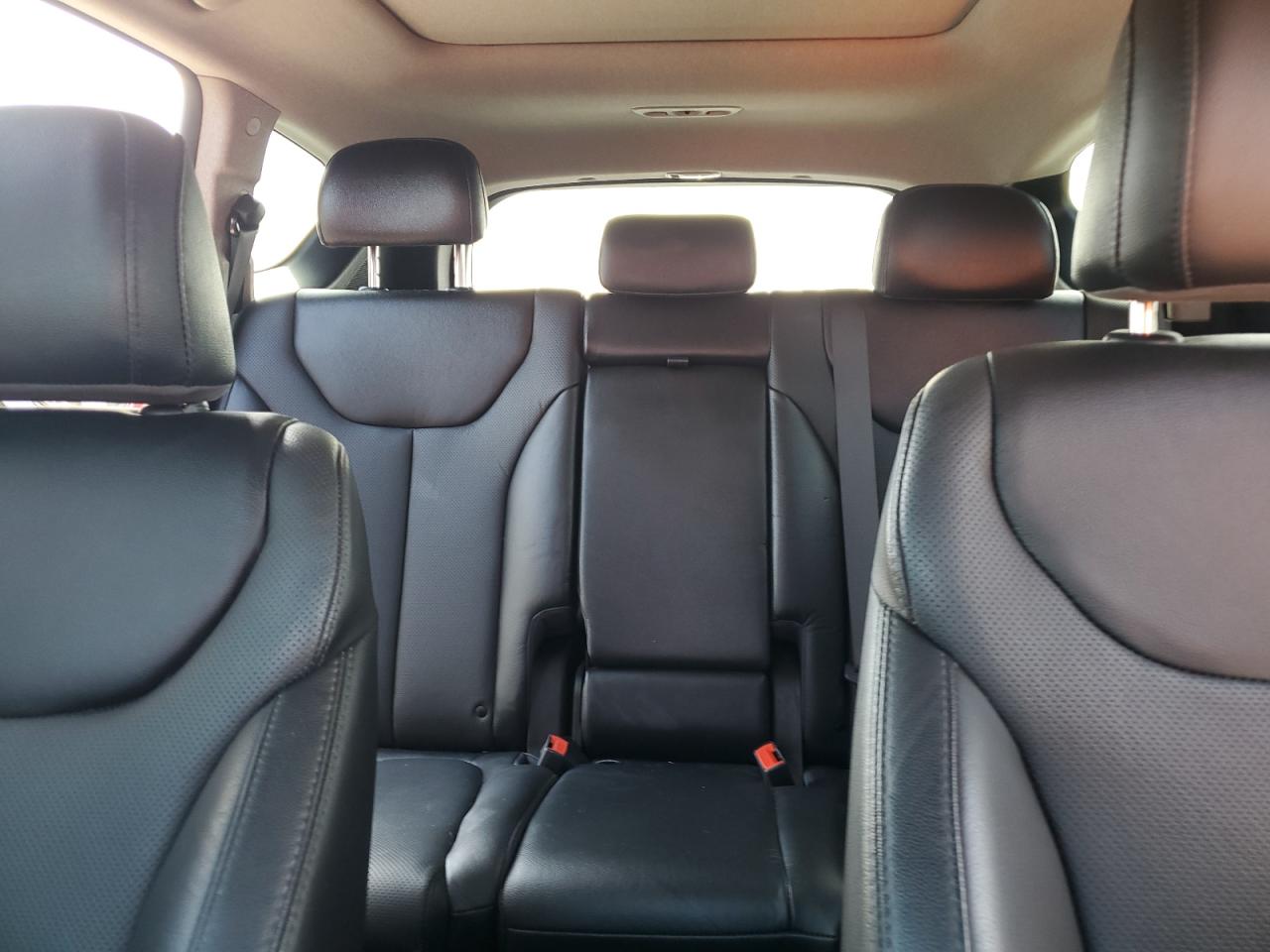 2020 Hyundai Santa Fe - Image 10