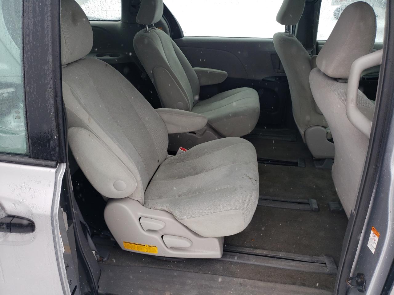 2015 Toyota Sienna - Image 11