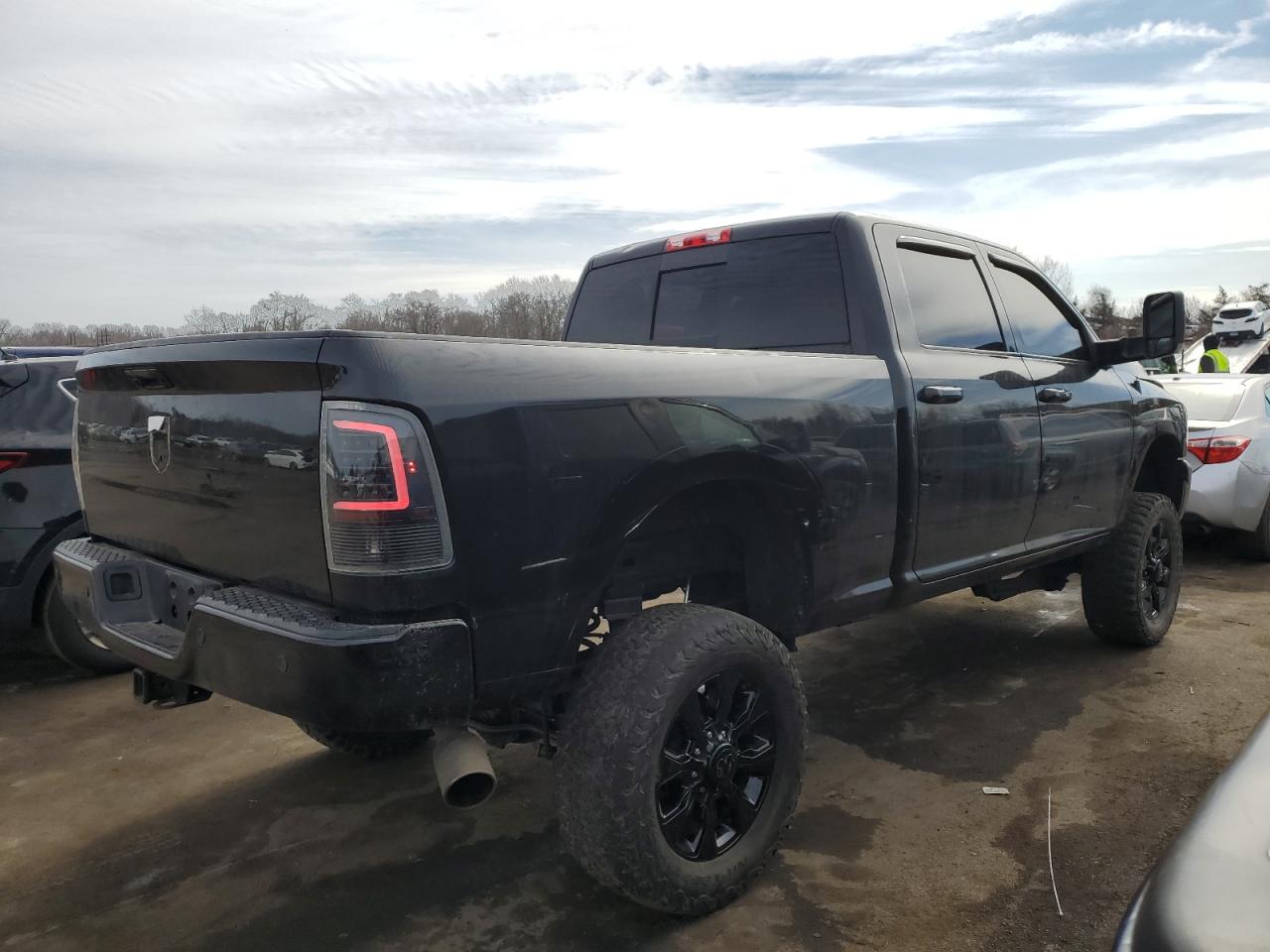 2015 RAM 2500 - Image 3