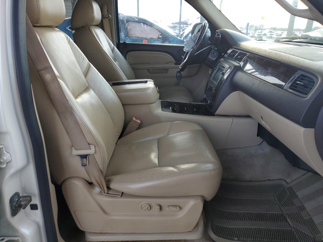 2010 GMC Yukon - Image 7