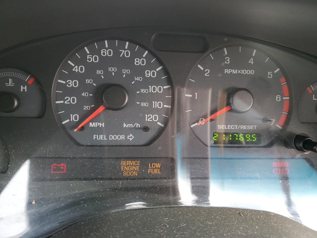 2003 Ford Mustang - Image 9