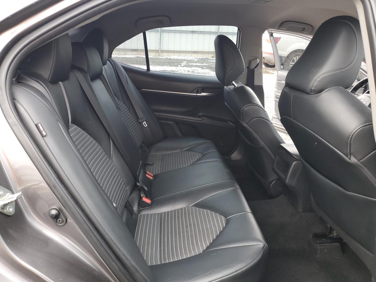 2020 Toyota Camry - Image 11