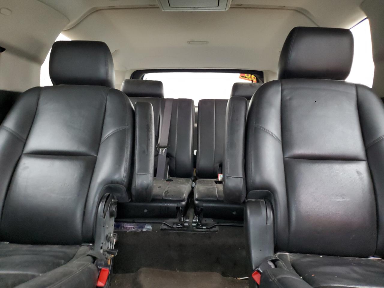 2013 GMC Yukon - Image 10