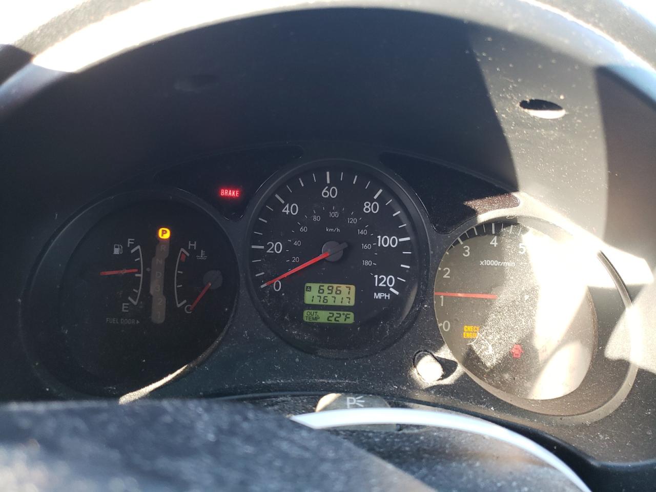 2004 Subaru Forester - Image 9