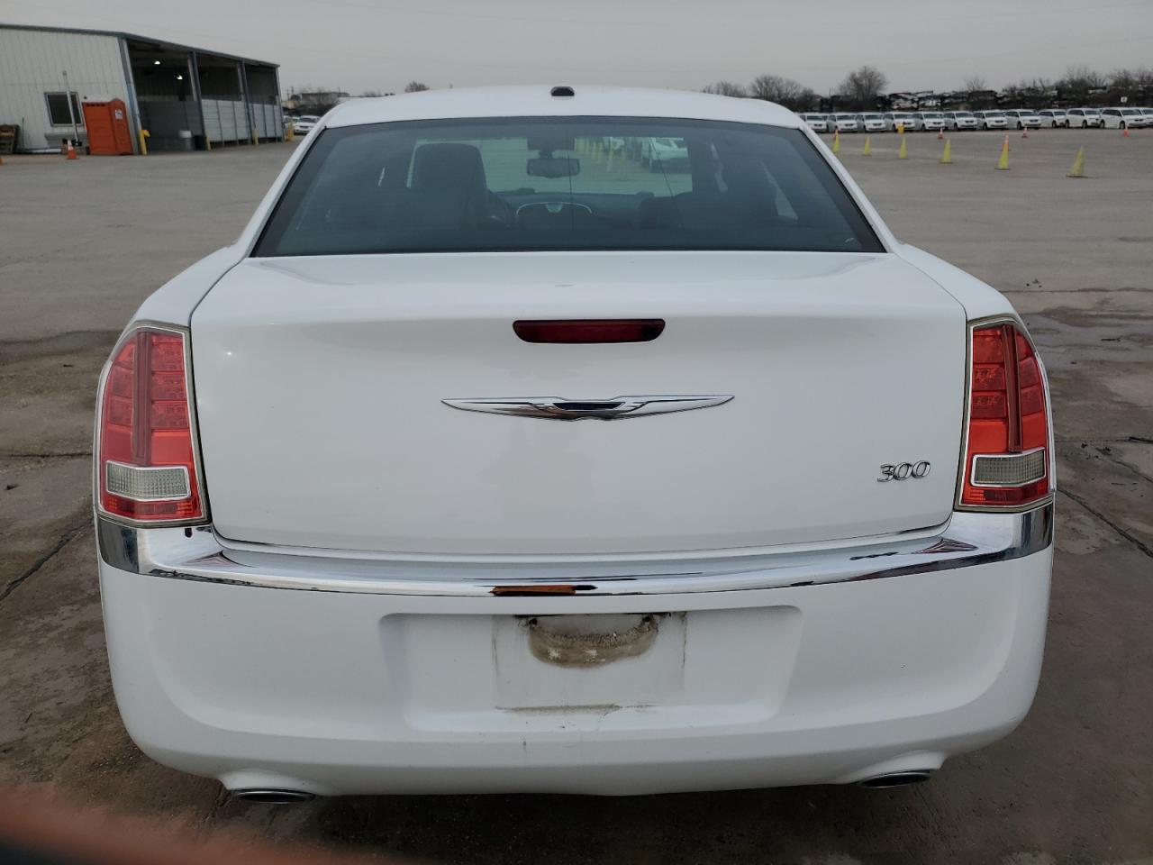 2014 Chrysler 300 - Image 6
