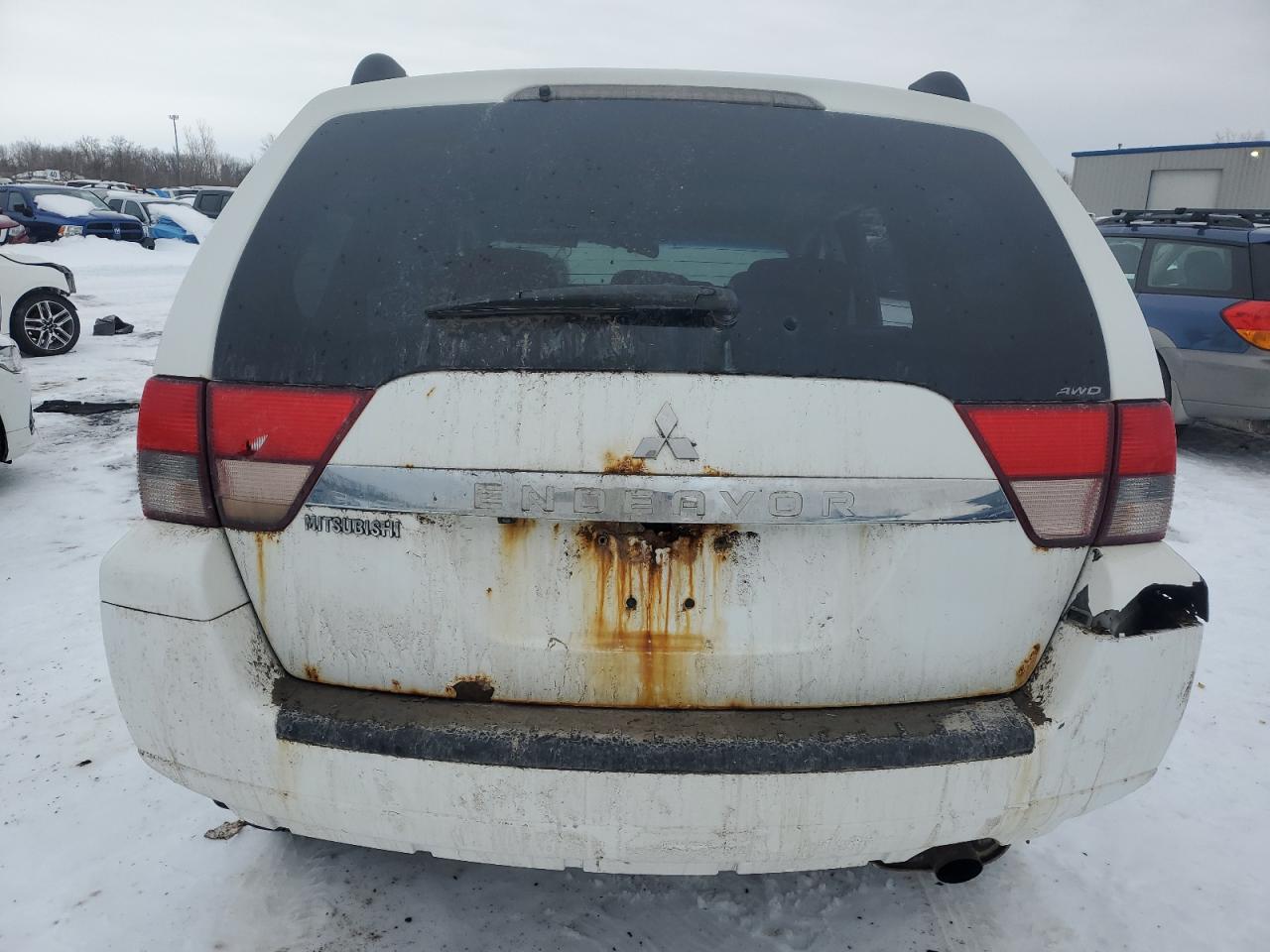 2011 Mitsubishi Endeavor - Image 6