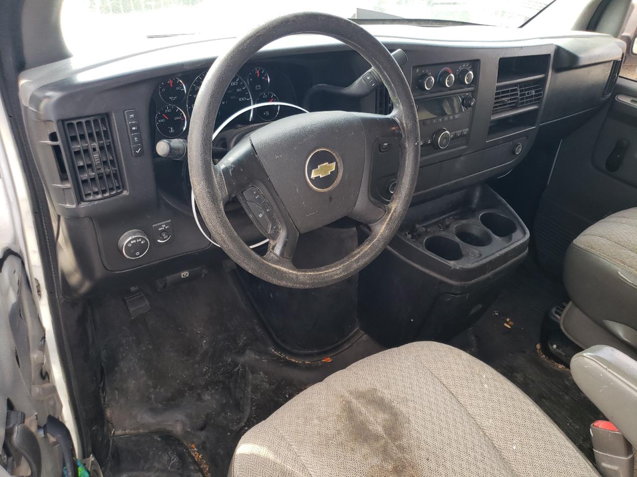 2014 Chevrolet Express - Image 8