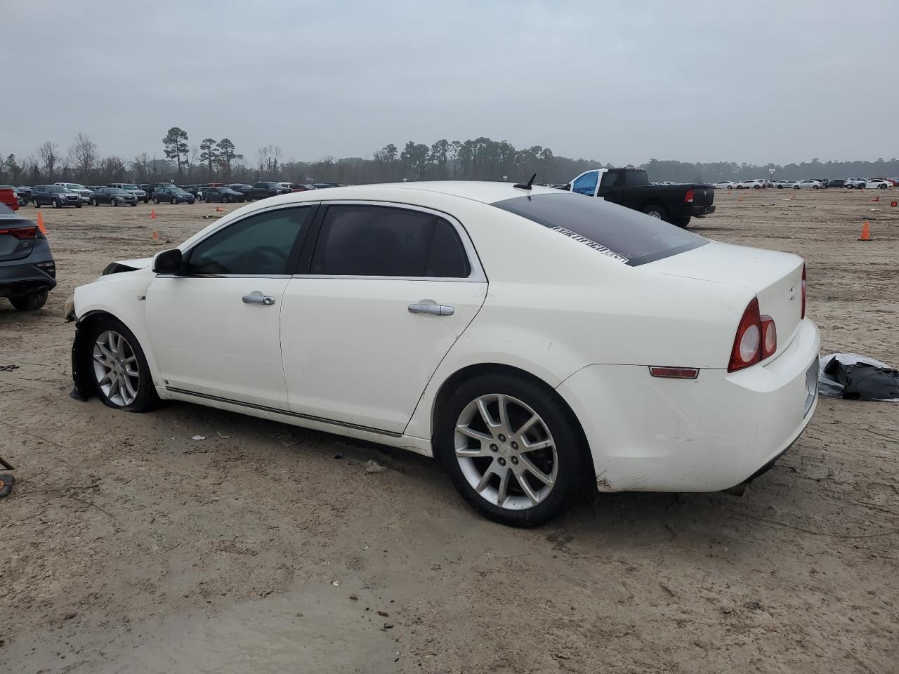 2008 Chevrolet Malibu - Image 2