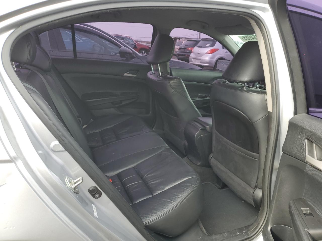 2012 Honda Accord - Image 10