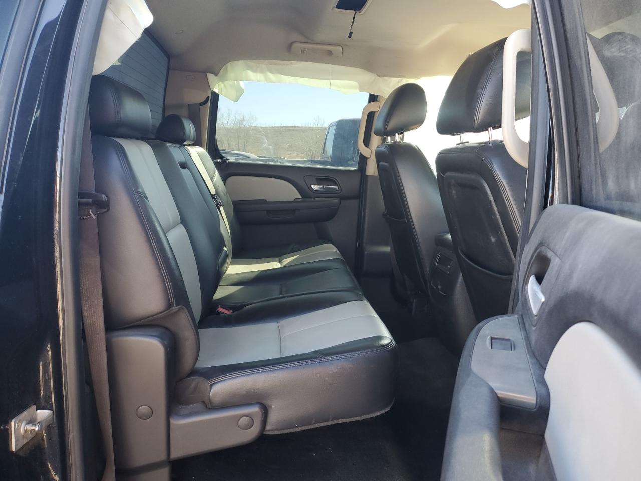 2010 GMC Sierra - Image 10