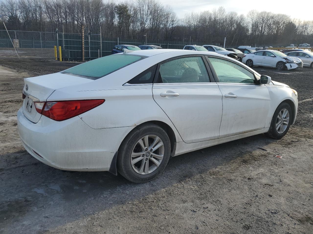 2012 Hyundai Sonata - Image 3