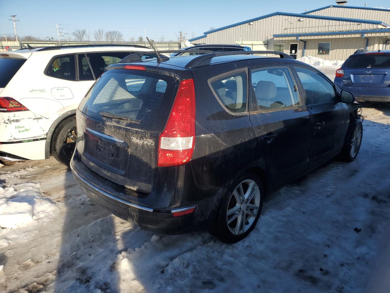 2010 Hyundai Elantra - Image 3