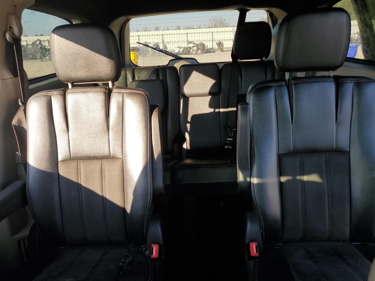 2019 Dodge Caravan - Image 10