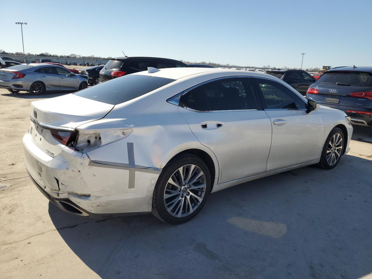 2019 Lexus ES - Image 3
